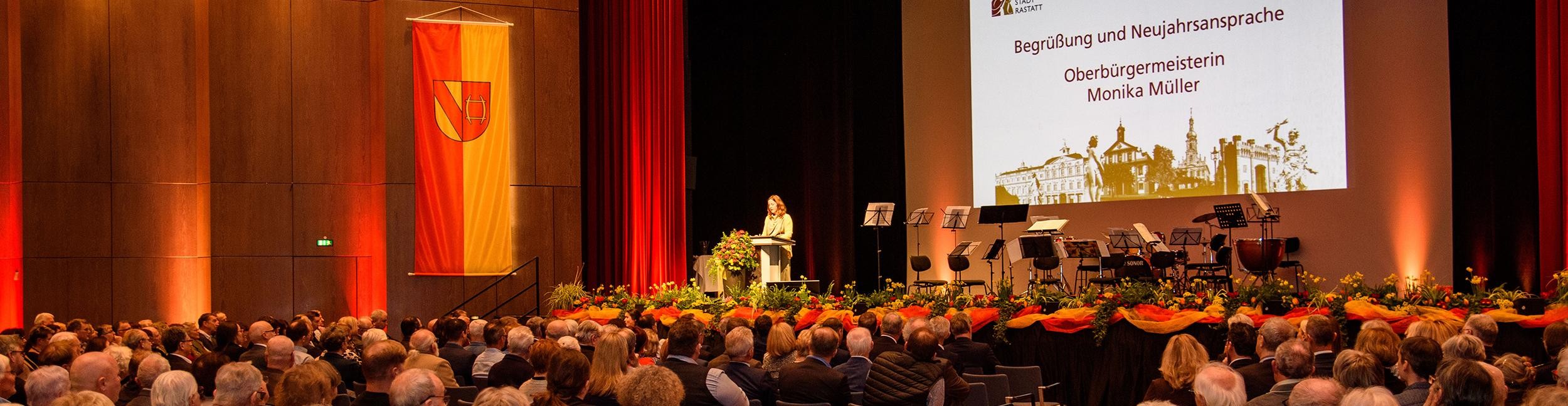Ansprache Oberbürgermeisterin Monika Müller beim Neujahrsempfang. Foto: Gerhad Dinger Ansprache Oberbürgermeisterin Monika Müller beim Neujahrsempfang.