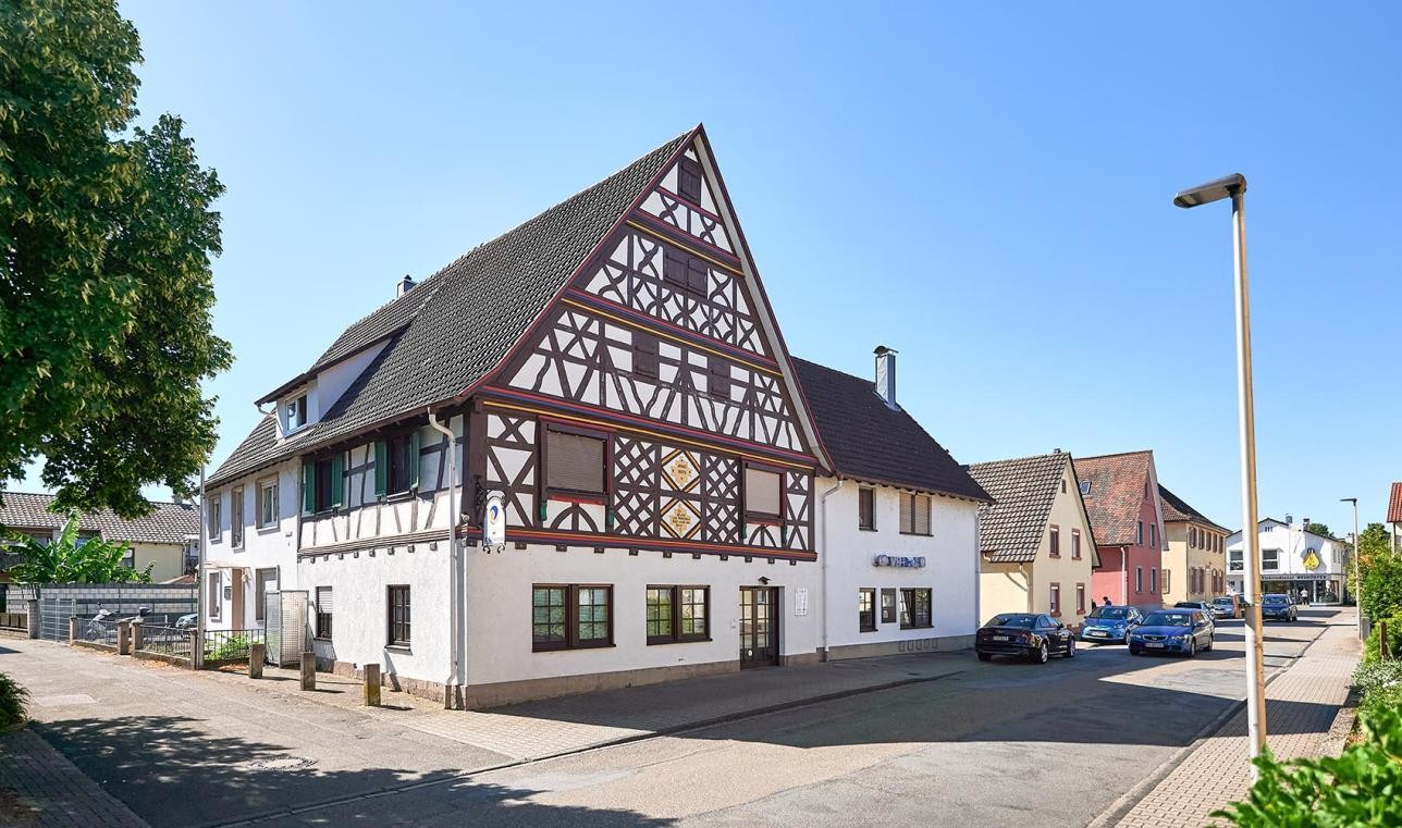 Fachwerkhaus und ältestes Gebäude in Niederbühl. Foto: Joachim Gerstner Volksbank in Niederbühl
