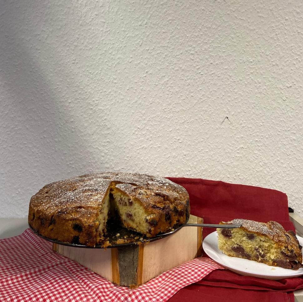 Foto: Viktoria Kursch Kirschkuchen auf einem Tisch