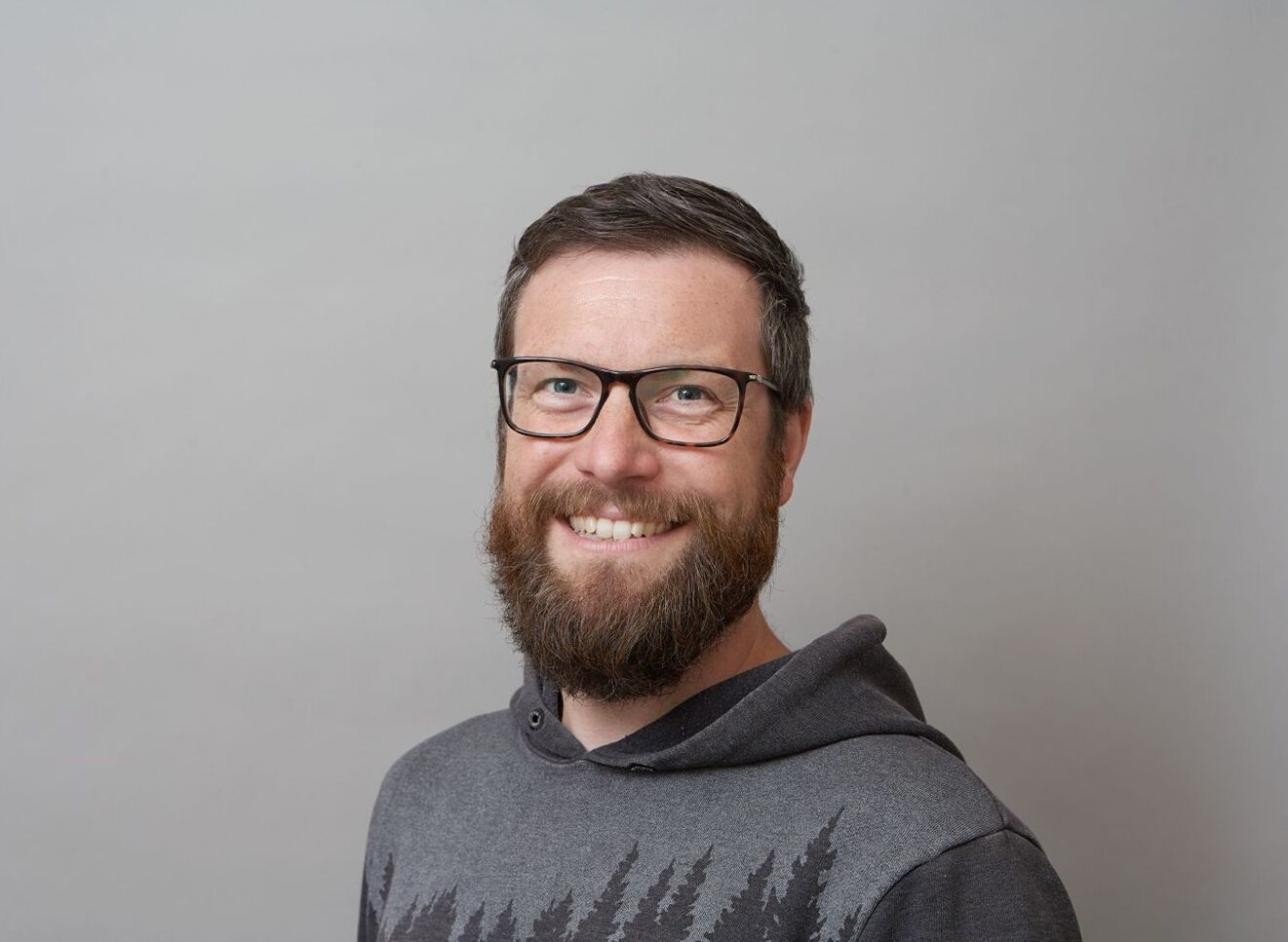 Johann Schrempp ist Archäologe am Archäologischen Landesmuseum Baden-Württemberg und Referent für Vor- und Frühgeschichte am Zentralen Fundarchiv Rastatt. Foto: Matthias Hoffmann/Archäologisches Landesmuseum Baden-Württemberg Porträt Johann Schrempp