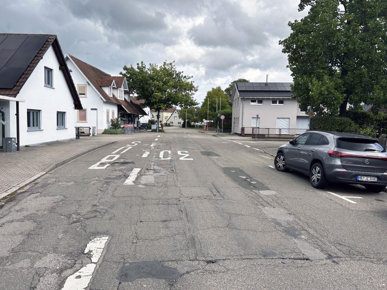 Die Hauptstraße in Rauental weist seit Jahren erhebliche Schäden auf. In den kommenden Monaten wird sie daher umfassend saniert. Foto: Michael Hoepfner/Stadt Rastatt Hauptstraße in Rauental