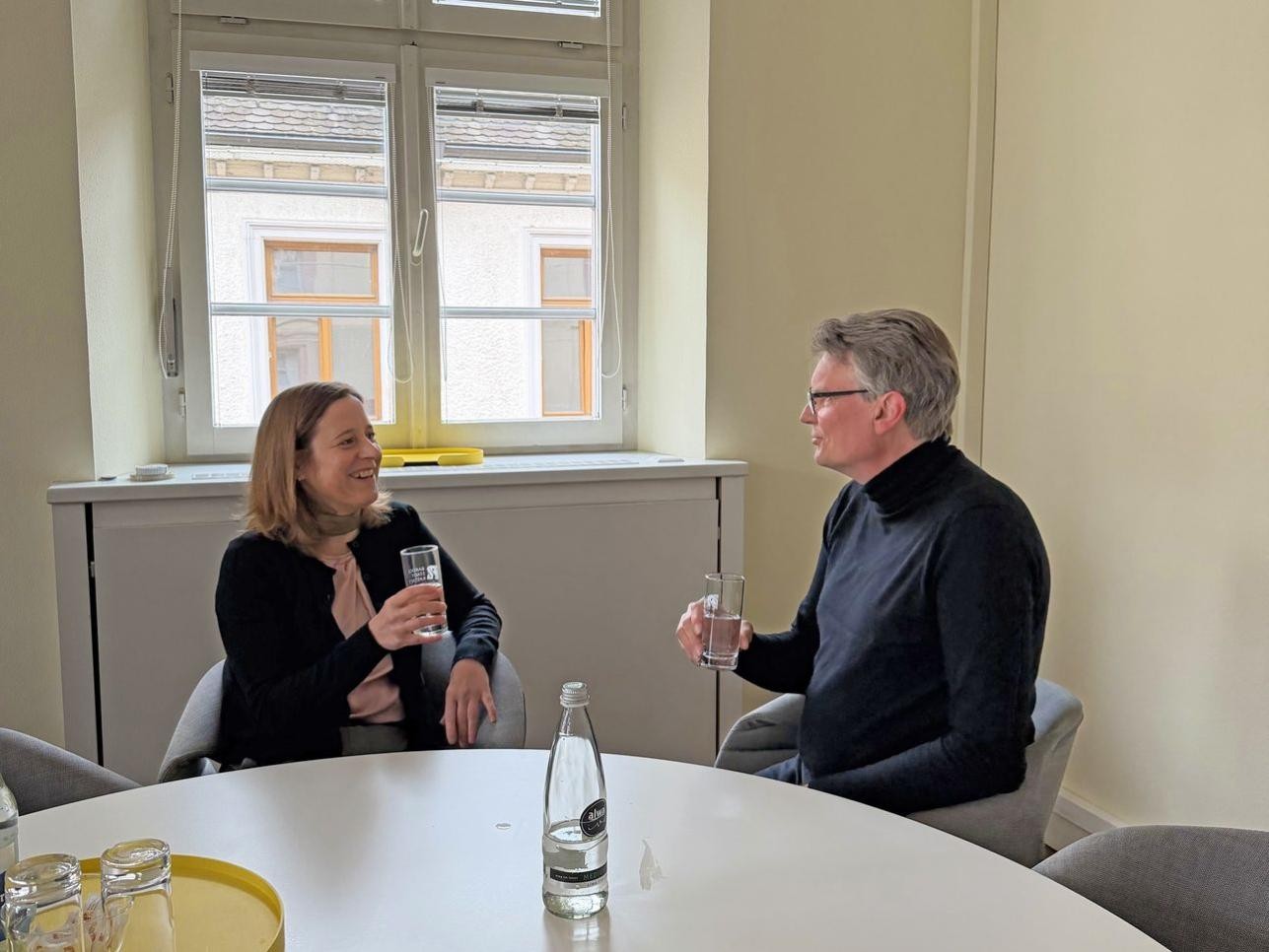 Landtagsabgeordneter Thomas Hentschel (Grüne) besucht Oberbürgermeisterin Monika Müller nach der Landtagswahl im Rastatter Rathaus. Foto: Stadt Rastatt / Samira Kaiser Landtagsabgeordneter Thomas Hentschel (Grüne) besucht Oberbürgermeisterin Monika Müller nach der Landtagswahl im Rastatter Rathaus.