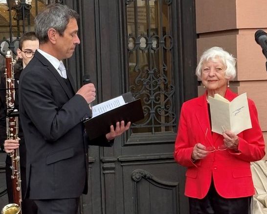 Christa Seltzer berichtete als Zeitzeugin eindrücklich von ihren persönlichen Erfahrungen während der Kriegszeit.